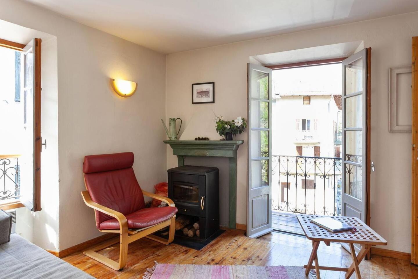 Sunny 1-Bed Apartment In Lovely Mountain Village La Brigue Luaran gambar
